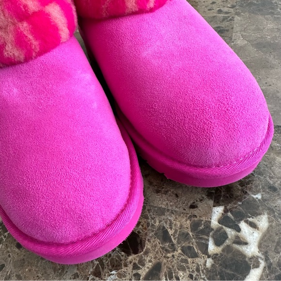Authentic UGG Fluff Mini Quilted Zebra Boots - Picture 7 of 12